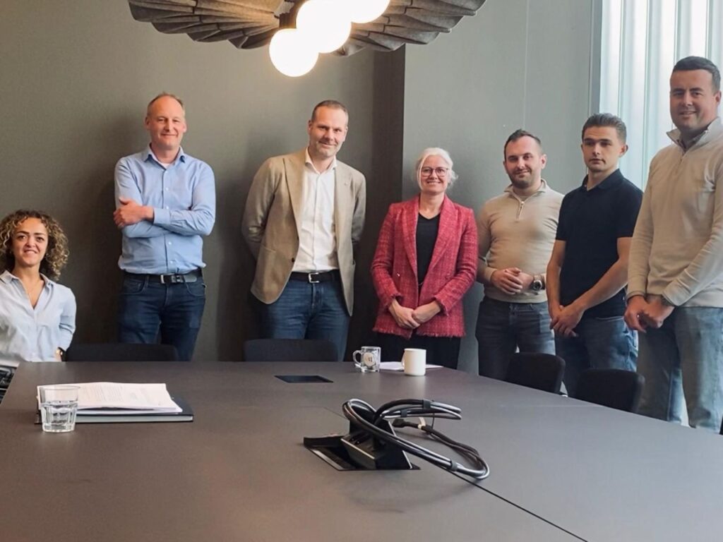 Overeenkomst Dorpsvelden Macharen ondertekend